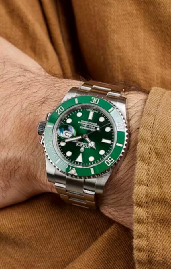 Đồng hồ Rolex Submariner 116610LV “The Hulk”