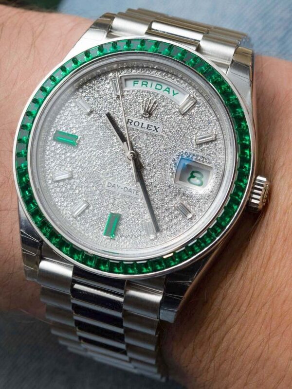Đồng hồ Rolex Day-Date 40 Green Emerald Platinum 228396TEM