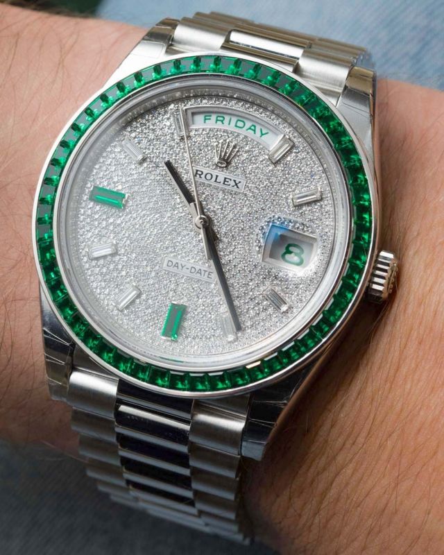 Đồng hồ Rolex Day-Date 40 Green Emerald Platinum 228396TEM