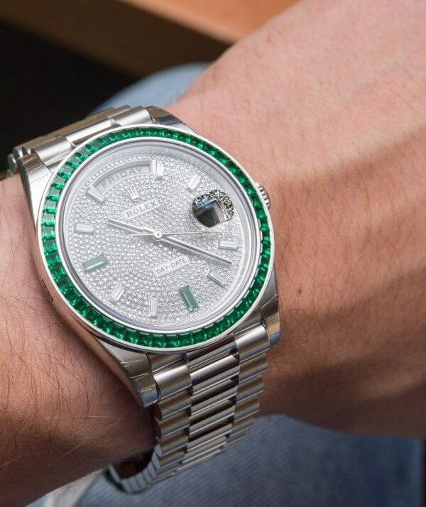 Đồng hồ Rolex Day-Date 40 Green Emerald Platinum 228396TEM