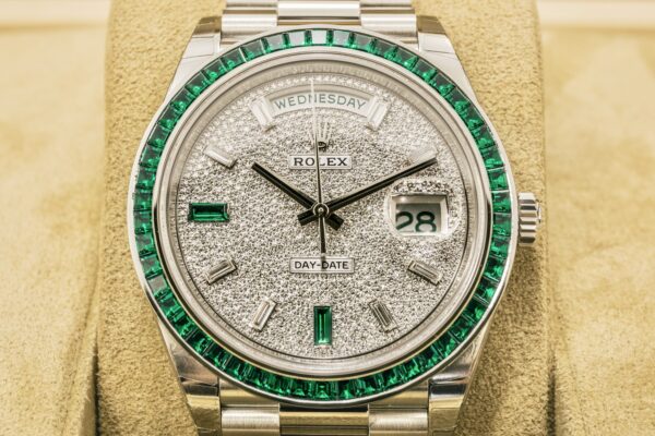 Đồng hồ Rolex Day-Date 40 Green Emerald 228396TEM Platinum 40mm