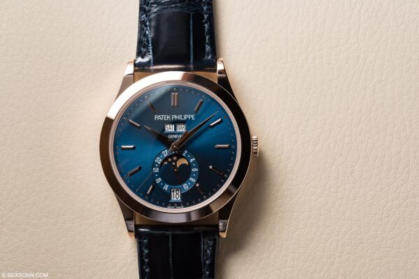 Đồng hồ Patek Philippe 5396R Annual Calendar Mặt số xanh 