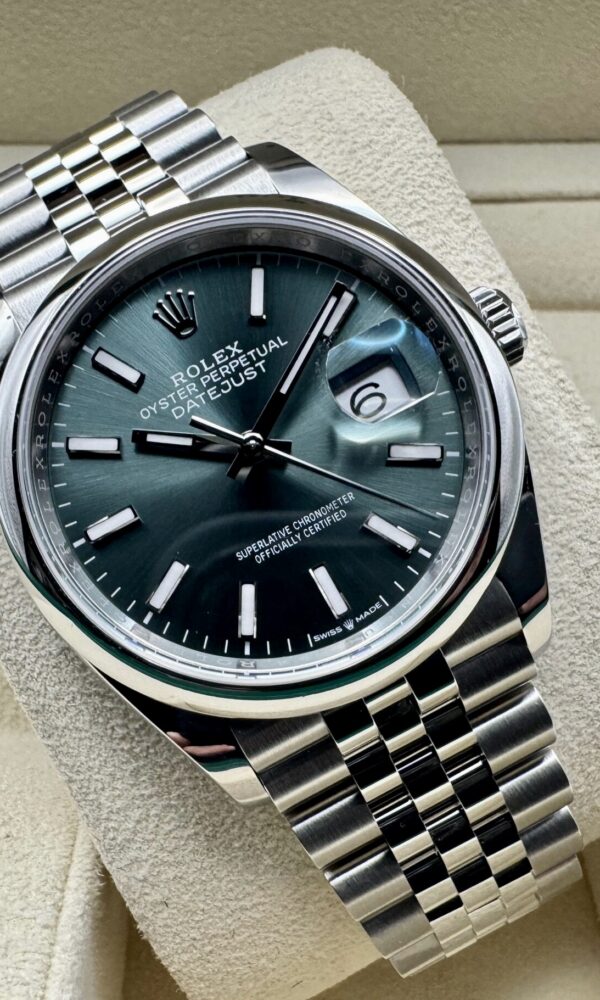 Đồng hồ Rolex Datejust 126200 Thép Mặt số xanh lá 36mm