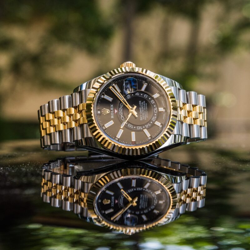 Đồng hồ Rolex Sky Dweller 326933 Mặt đen Vàng vàng/Thép 42mm
