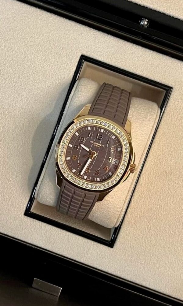 Đồng hồ Patek Philippe Aquanaut 5268 Mặt nâu hạt de Taupe Authentic Luxury