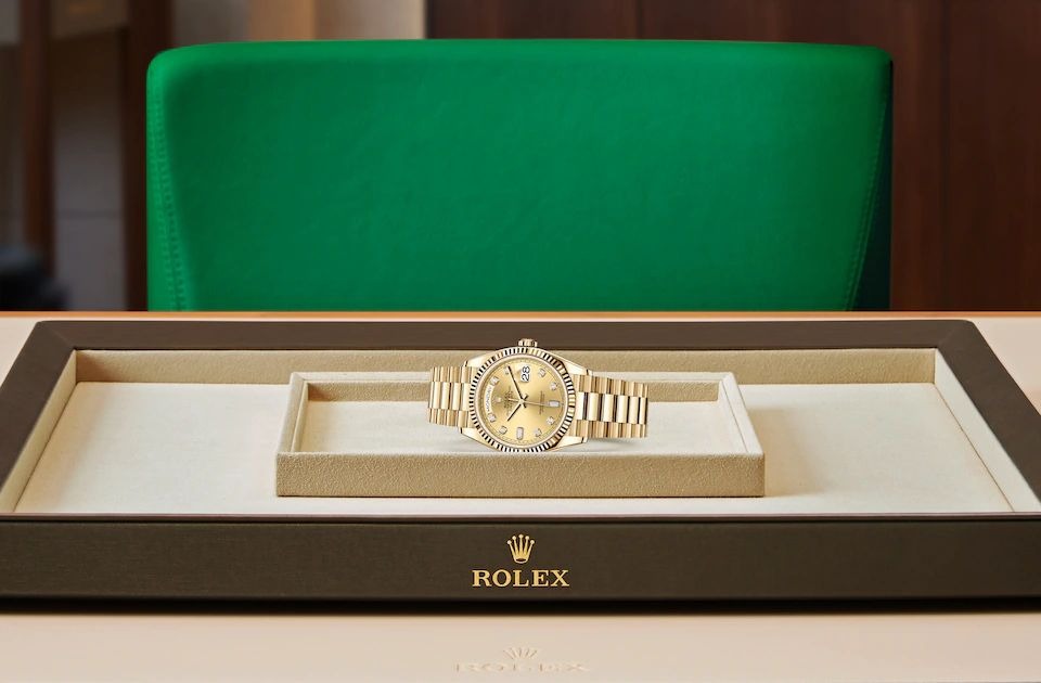 Đồng hồ Rolex Day-Date 128238 Mặt vàng Champagne Cọc kim 36mm
