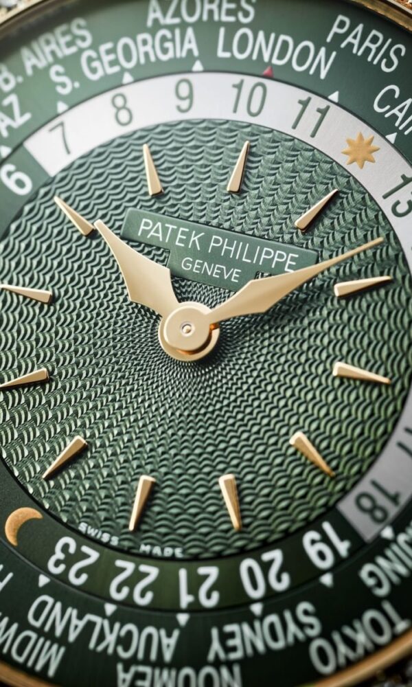 Đồng hồ Patek Philippe Complications 7130R-014 Mặt xanh lá 36mm
