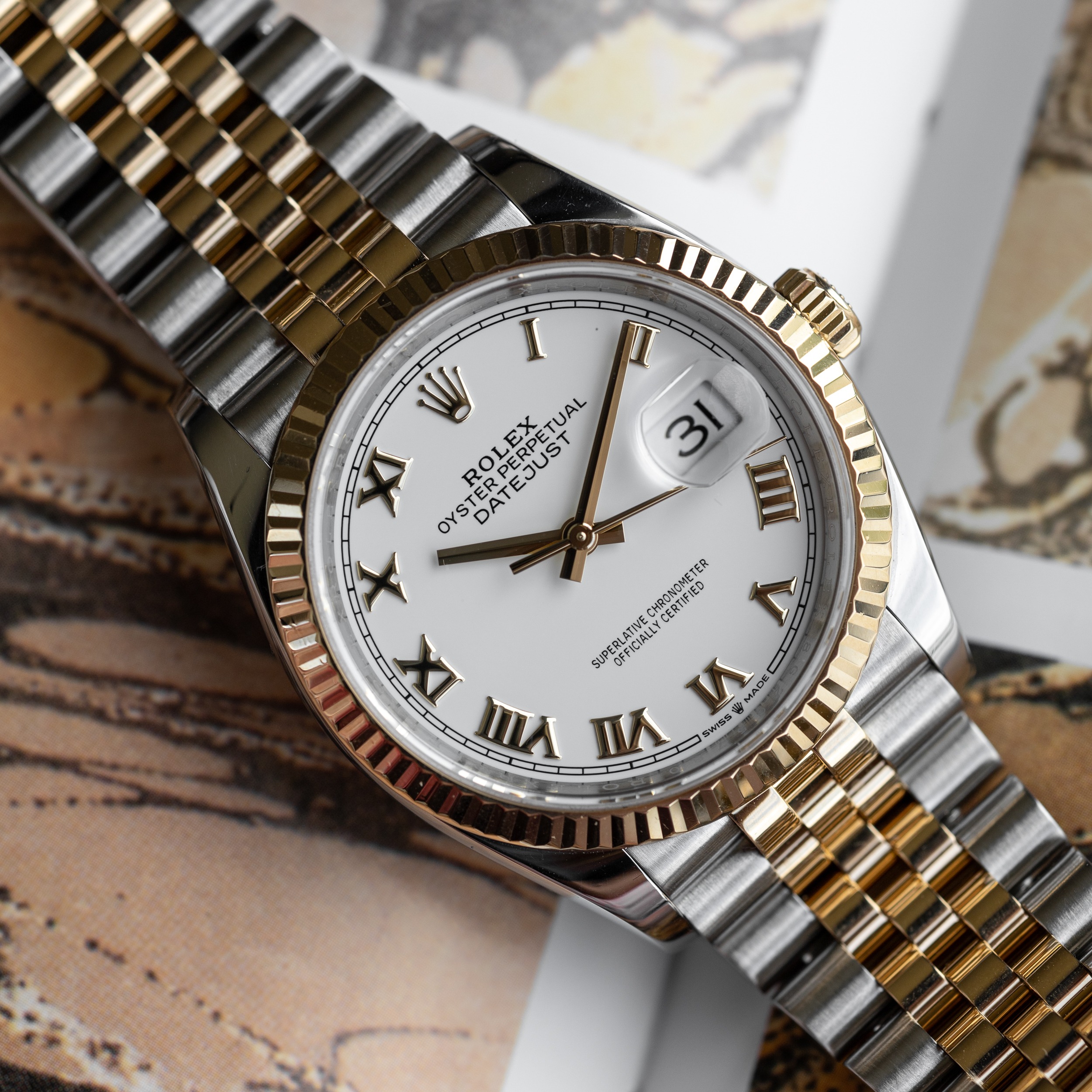 Đồng hồ Rolex Datejust 126233 Vàng/thép Mặt Trắng 36mm