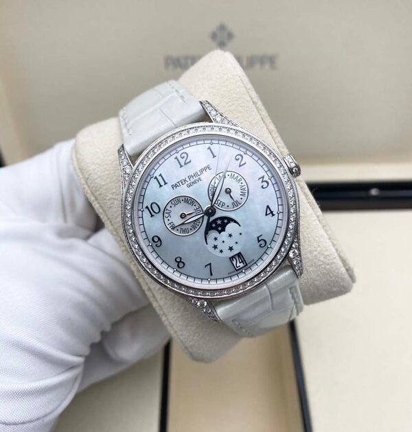 Đồng hồ Patek Philippe Complications 4947G-010 Mặt xà cừ 38mm