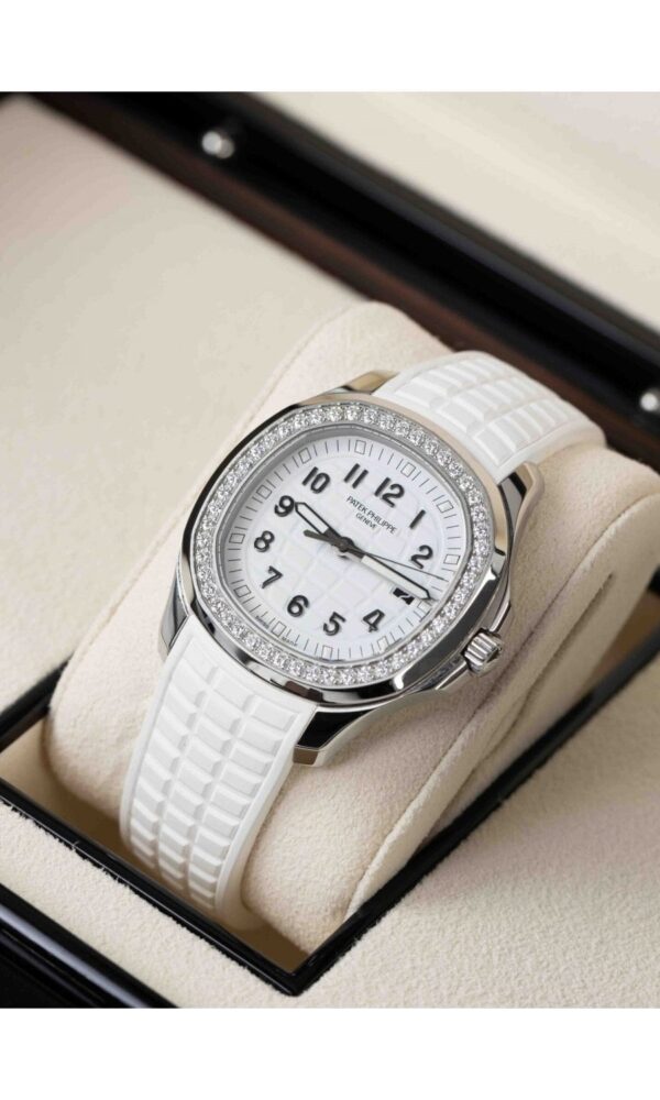 Patek Philippe Aquanaut LUCE 5267/200A-010