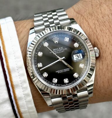 Đồng hồ Rolex Datejust 126334 mặt đen kim cương dây Jubilee
