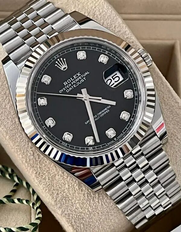 Đồng hồ Rolex Datejust 126334 mặt đen kim cương dây Jubilee