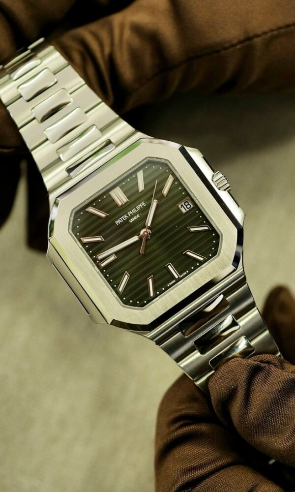 Đồng hồ Patek Philippe Cubitus 5821/1A-001 Mặt xanh olive