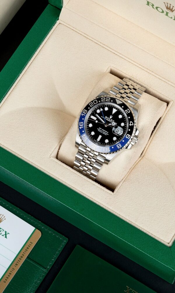 Rolex GMT Master 126710BLNR bat girl