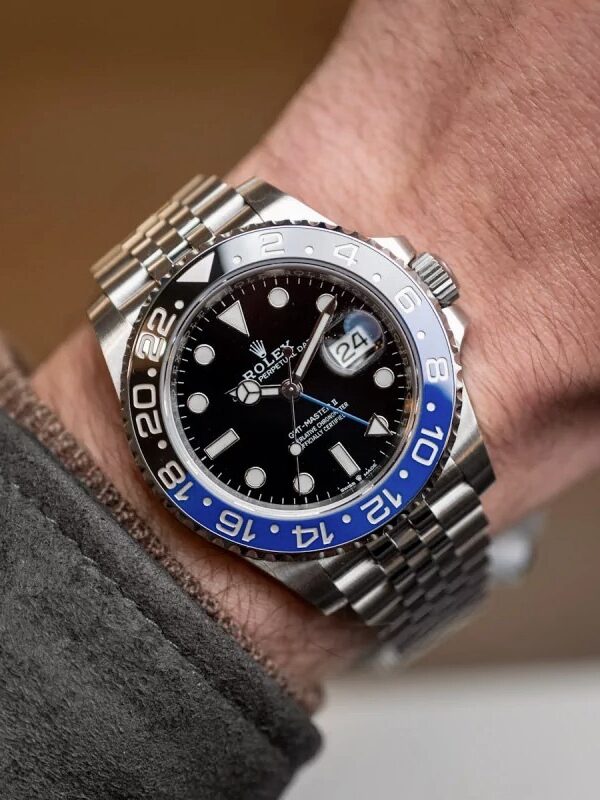 Rolex GMT Master 126710BLNR bat girl