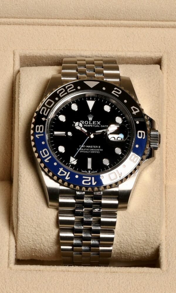 Rolex GMT Master 126710BLNR bat girl
