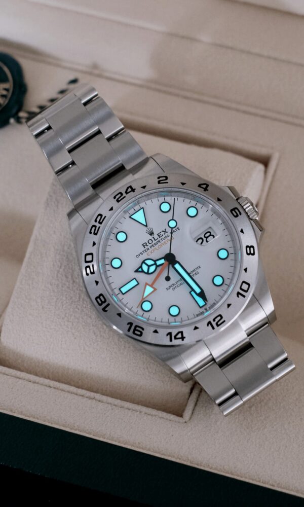 Đồng hồ Rolex Explorer II 226570 Thép Mặt Số Trắng 42mm