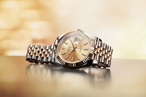 Đồng hồ Rolex Datejust 126333 Mặt Champagne Cọc quang 41mm