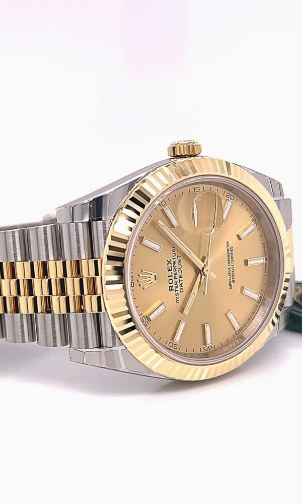 Đồng hồ Rolex Datejust 126333 Mặt Champagne Cọc quang 41mm
