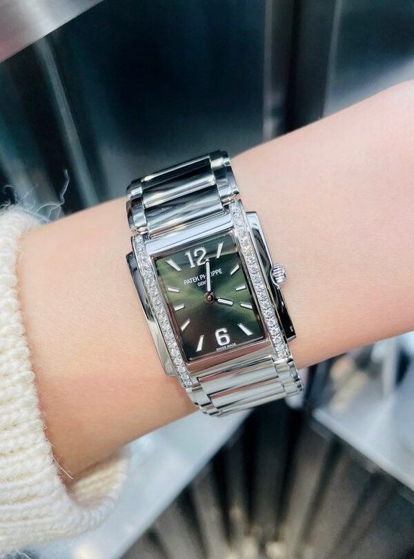 Đồng hồ Patek Philippe Twenty~4 4910/1200A-011 Thép 30mm