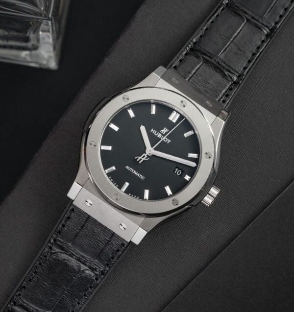 Đồng hồ Hublot Classic Fusion 542.NX.1171.LR Titanium Mặt đen 42mm