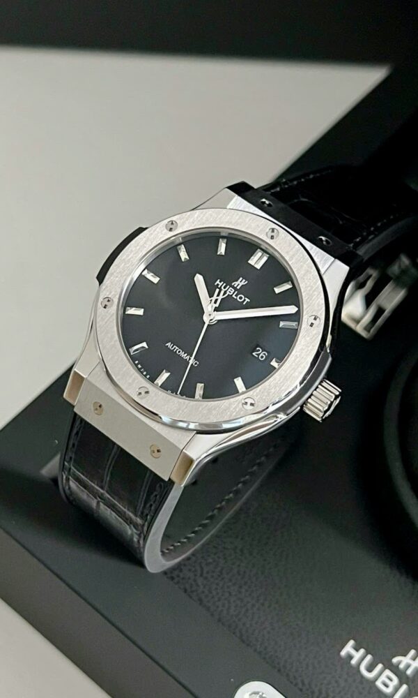 Đồng hồ Hublot Classic Fusion 542.NX.1171.LR Titanium Mặt đen 42mm