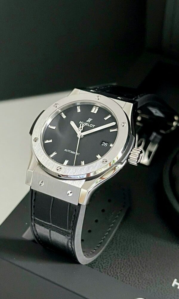 Đồng hồ Hublot Classic Fusion 542.NX.1171.LR Titanium Mặt đen 42mm