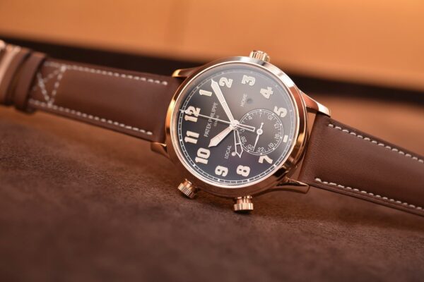 Patek Philippe Complications 5524R-001: Biểu Tượng Của Sự Khác Biệt