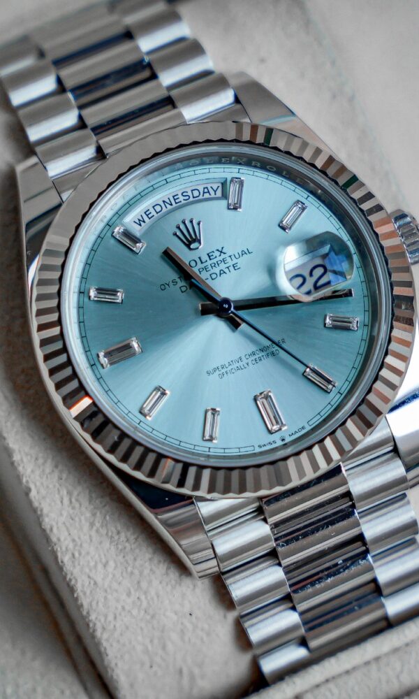 Đồng hồ Rolex Day-Date 228236 Platinum Ice Blue Cọc kim cương 40mm