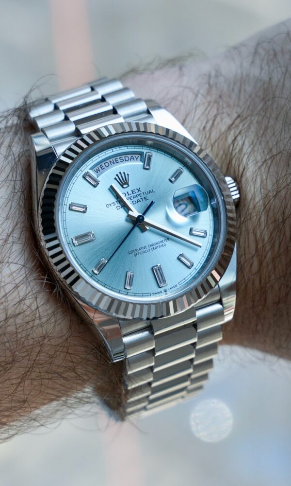 Đồng hồ Rolex Day-Date 228236 Platinum Ice Blue Cọc kim cương 40mm
