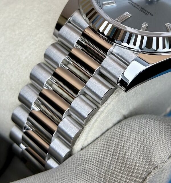 Đồng hồ Rolex Day-Date 228236 Platinum Ice Blue Cọc kim cương 40mm