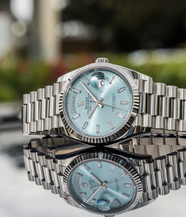 Đồng hồ Rolex Day-Date 228236 Platinum Ice Blue Cọc kim cương 40mm