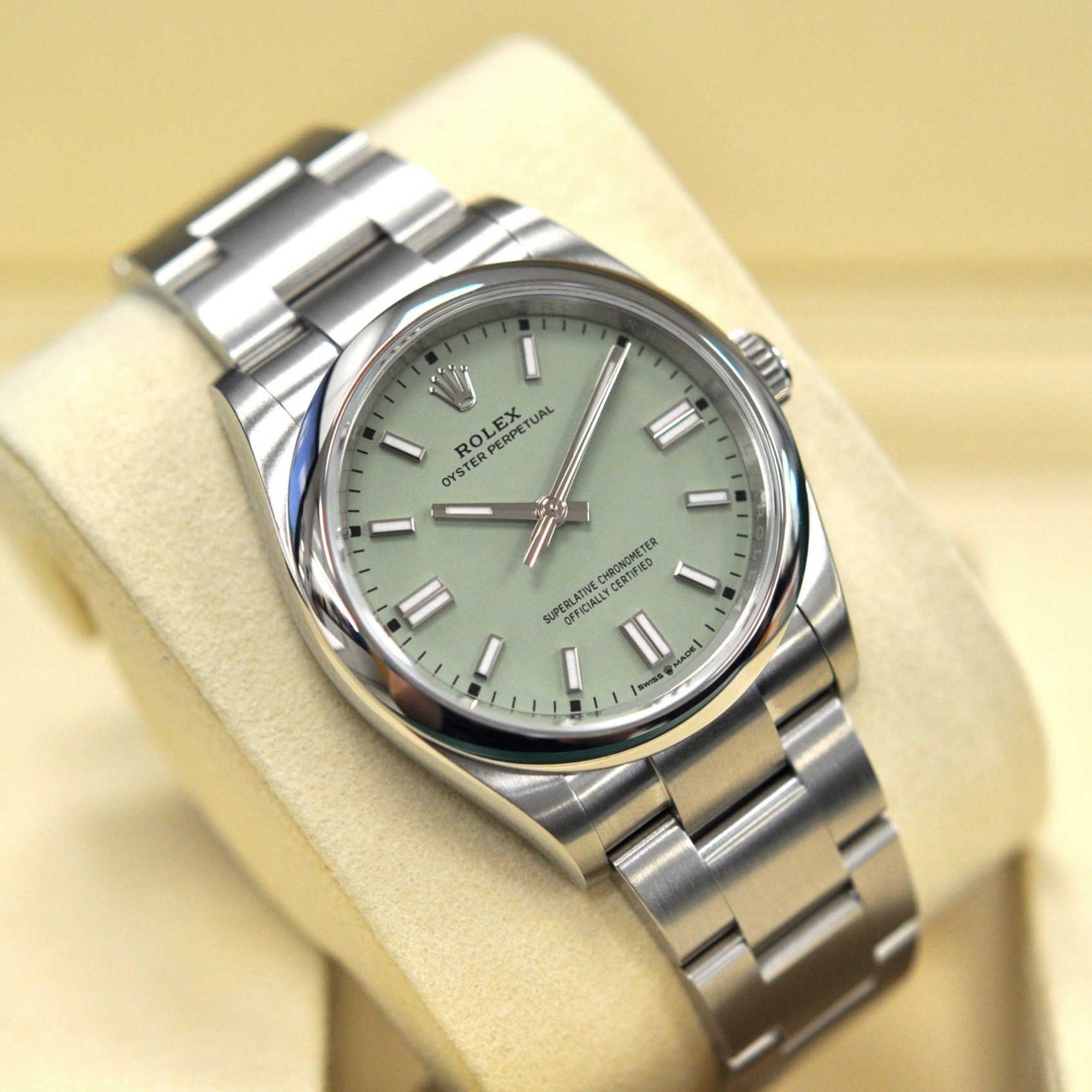 Đồng hồ Rolex Oyster Perpetual 126000 Thép Pistachio 36mm AuthenticLuxury3 Đồng hồ Rolex Oyster Perpetual 126000 Thép Mặt xanh Pistachio 36mm