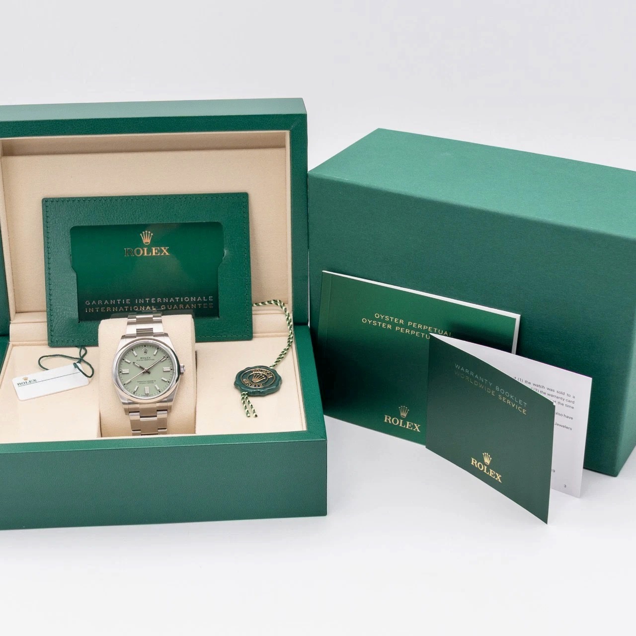 Đồng hồ Rolex Oyster Perpetual 126000 Thép Pistachio 36mm AuthenticLuxury7 Đồng hồ Rolex Oyster Perpetual 126000 Thép Mặt xanh Pistachio 36mm