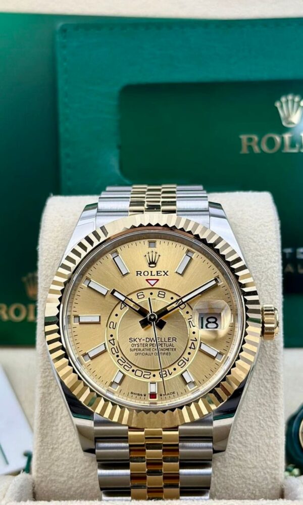Đồng hồ Rolex Sky Dweller 336933 Mặt vàng Champagne 42mm