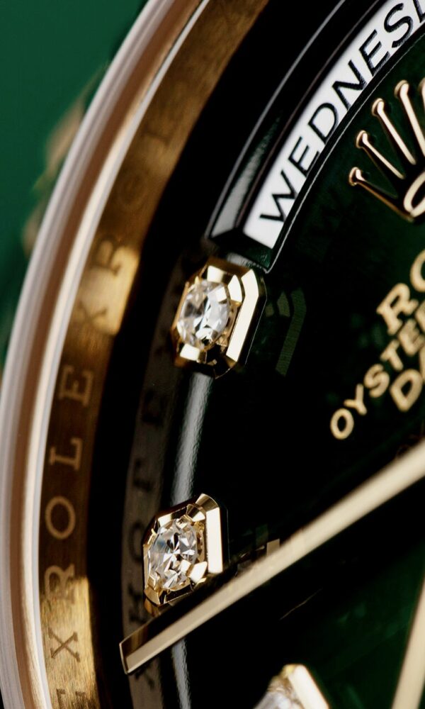 Đồng hồ Rolex Day-Date 128238 Mặt Ombre xanh lá 36mm