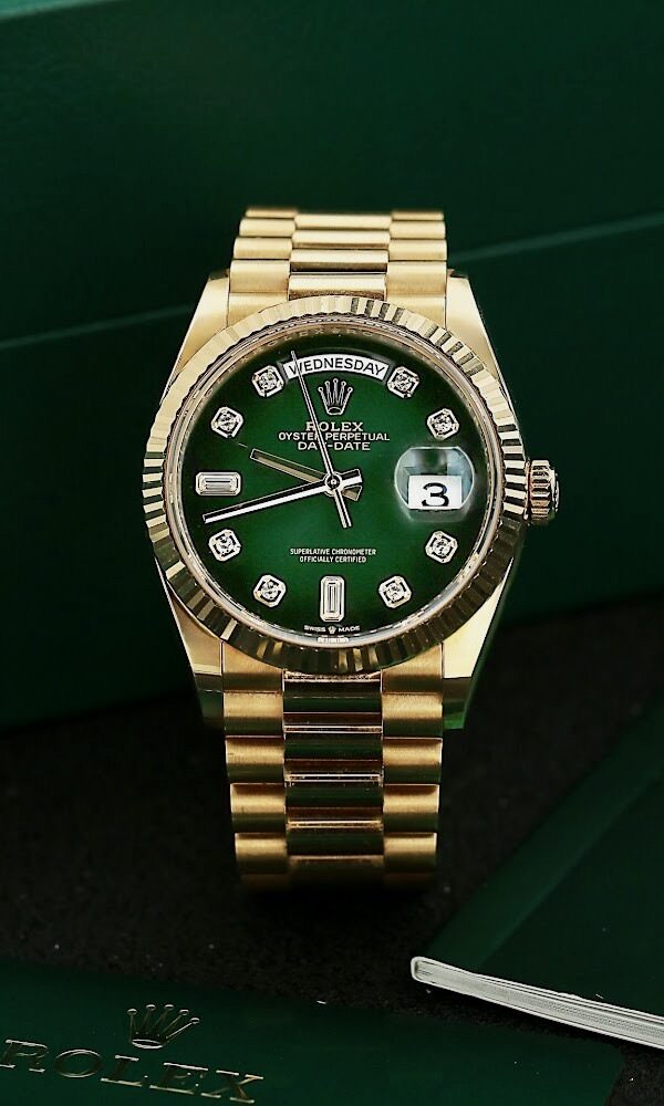 Đồng hồ Rolex Day-Date 128238 Mặt Ombre xanh lá 36mm