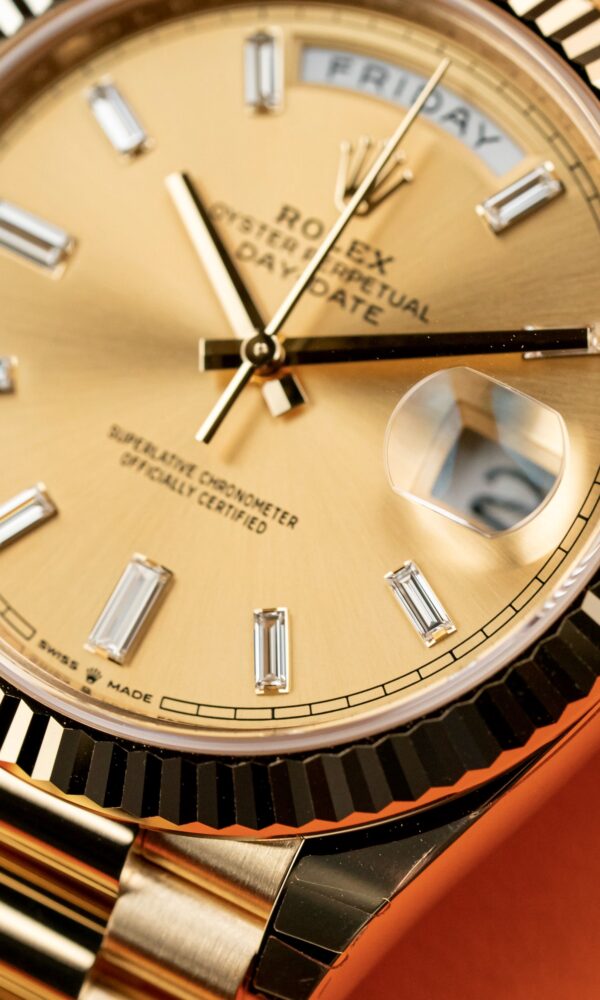 Đồng hồ Rolex Day-Date 228235 Mặt Champagne cọc Kim cương 40mm