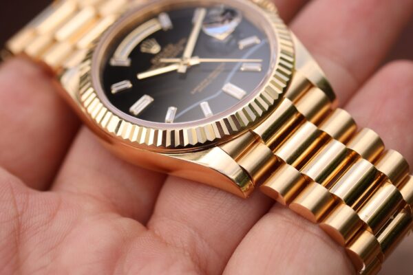 Đồng hồ Rolex Day-Date 228238 Mặt đá Onyx 40mm
