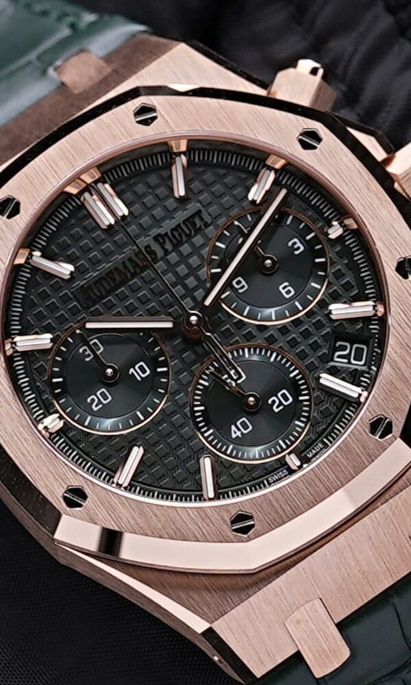 Đồng hồ Audemars Piguet Royal Oak 26240OR Mặt xanh lá dây da 41mm