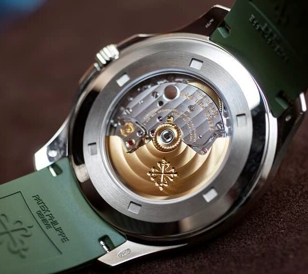 Đồng hồ Patek Philippe Aquanaut 5168G-010 Vàng trắng Mặt xanh lá 42mm