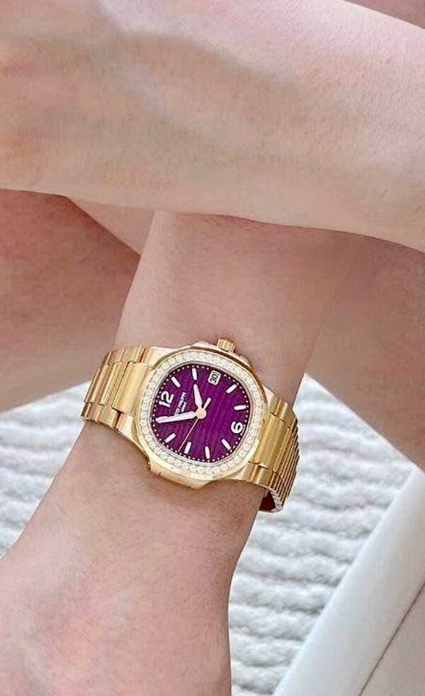 Đồng hồ Patek Philippe Nautilus 7010/1R-013 Mặt tím 32mm
