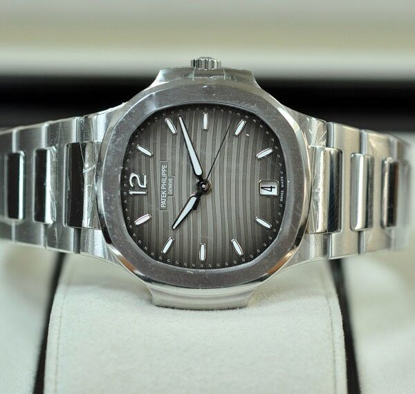 Đồng hồ Patek Philippe Nautilus 7118/1A-011 Thép Mặt xám 35,2mm