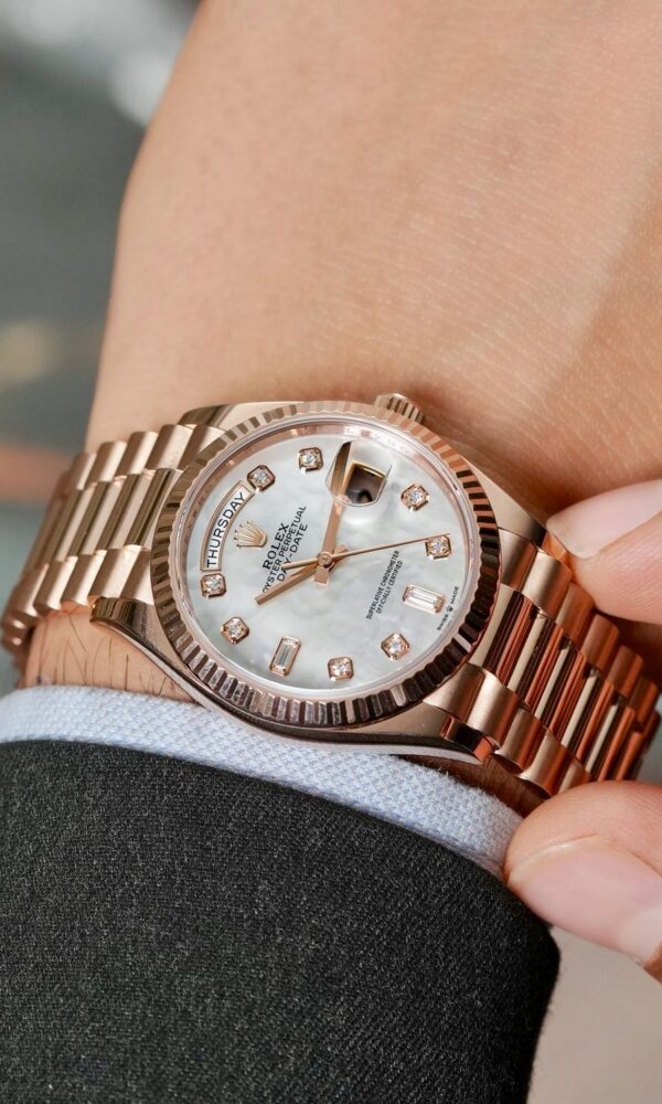 Đồng hồ Rolex Day-Date 128235 Mặt khảm trai 36mm