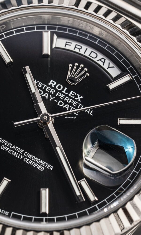 Đồng hồ Rolex Day-Date 228239 Vàng trắng Mặt đen Cọc dạ quang 40mm