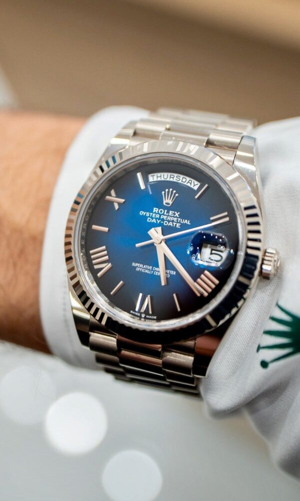 Đồng hồ Rolex Day-Date 228239 Vàng trắng Mặt ombré xanh 40mm