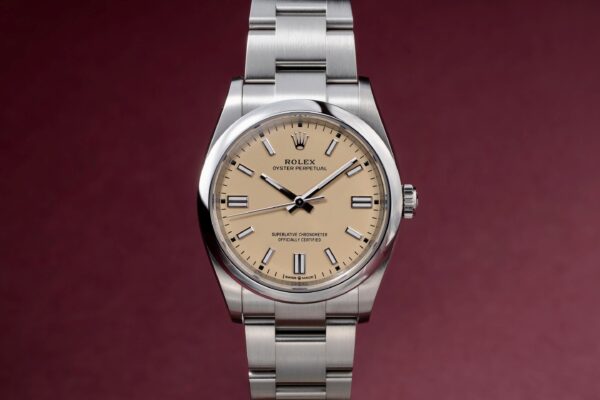 Đồng hồ Rolex Oyster Perpetual 126000 Thép Mặt be 36mm