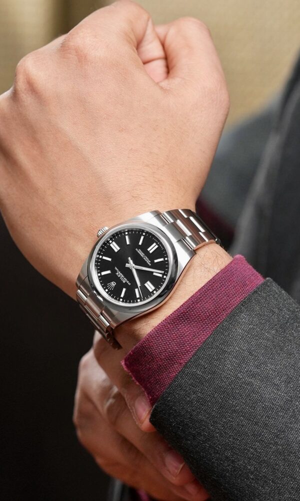 Đồng hồ Rolex Oyster Perpetual 134300 Thép Mặt đen 41mm