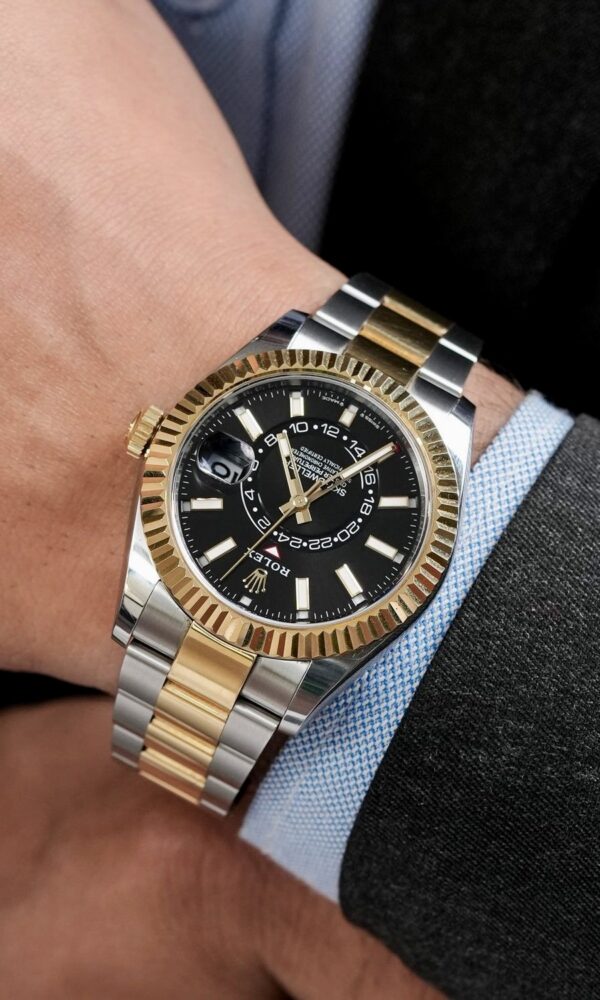 Đồng hồ Rolex Sky-Dweller 336933 Vàng vàng/Thép Mặt đen 42m