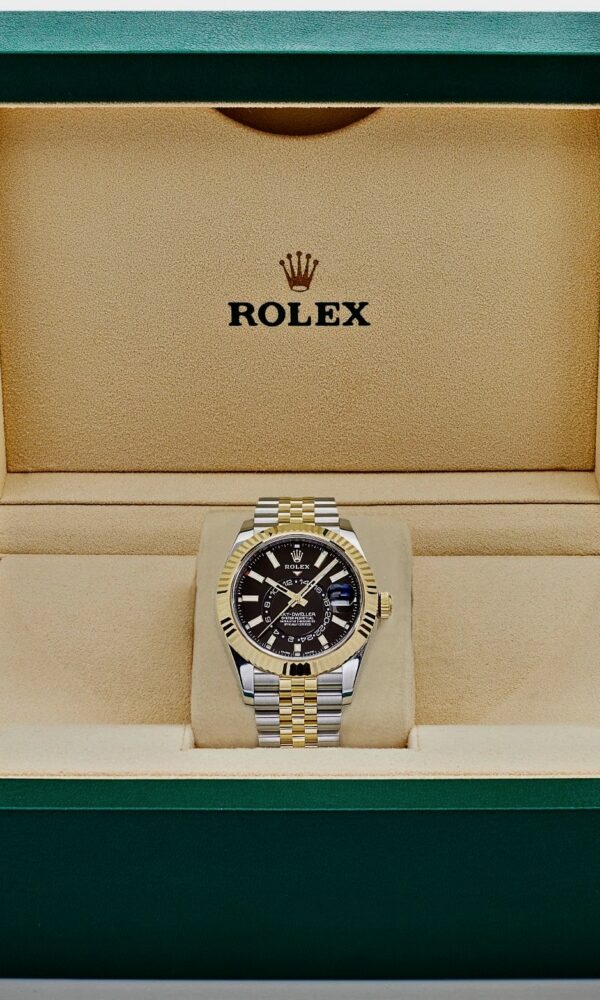 Đồng hồ Rolex Sky Dweller 336933 Vàng/Thép Mặt đen Dây Jubilee 42mm